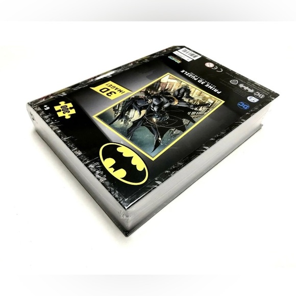 DC Comics Batman Prime 3D Puzzle 12" x 18" 300 Pieces Collectible Tin Case - Picture 7 of 8